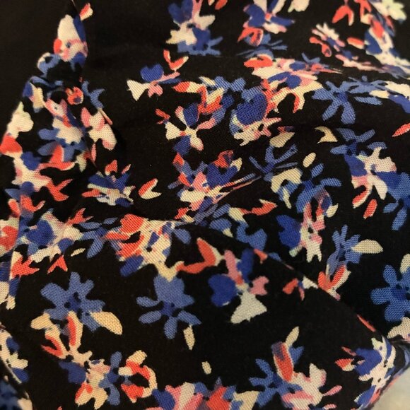 Express Women's Floral Print Shorts Size S Rayon Cotton Spandex - Picture 6 of 6